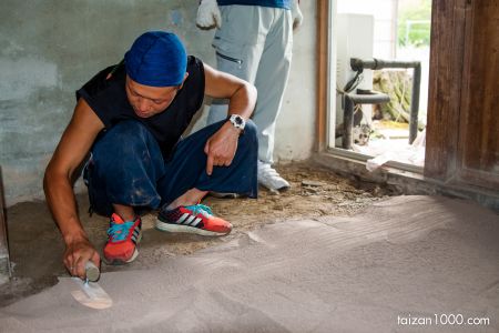 Canon EOS 50D
(f/2.8,1/125sec,ISO-400,27mm)