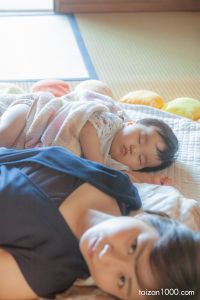 Canon EOS 50D
(f/3.2,1/40sec,ISO-1000,50mm)